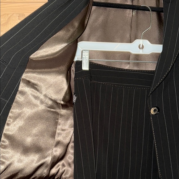 Nine West Black Pinstripe Suit Set Blazer Coat Pleated Skirt size 2 - Picture 6 of 16